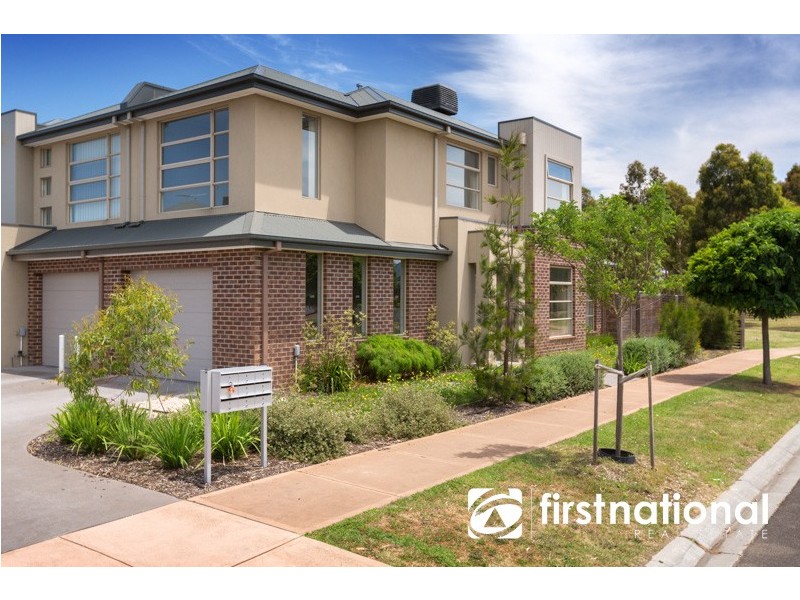 1/16-20 Honeysuckle Close, Pakenham VIC 3810