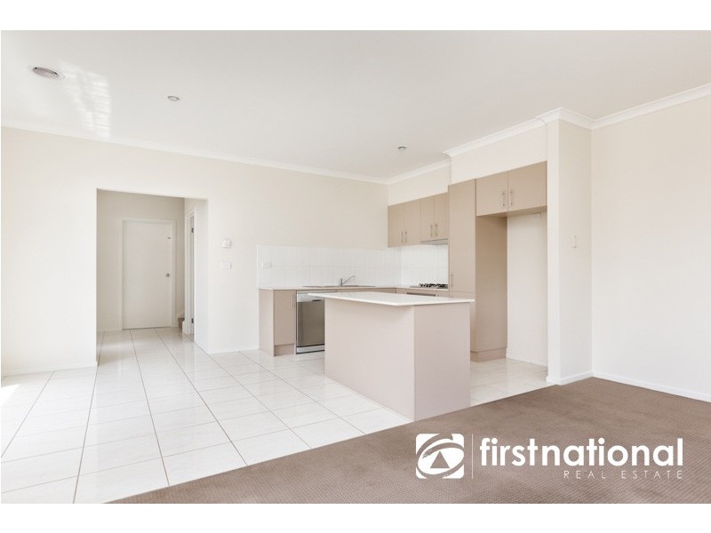 1/16-20 Honeysuckle Close, Pakenham VIC 3810
