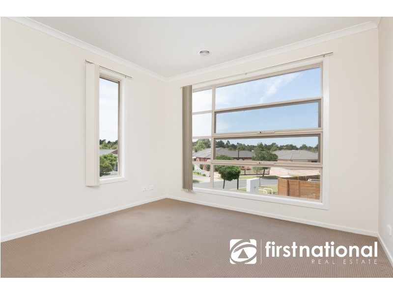 1/16-20 Honeysuckle Close, Pakenham VIC 3810
