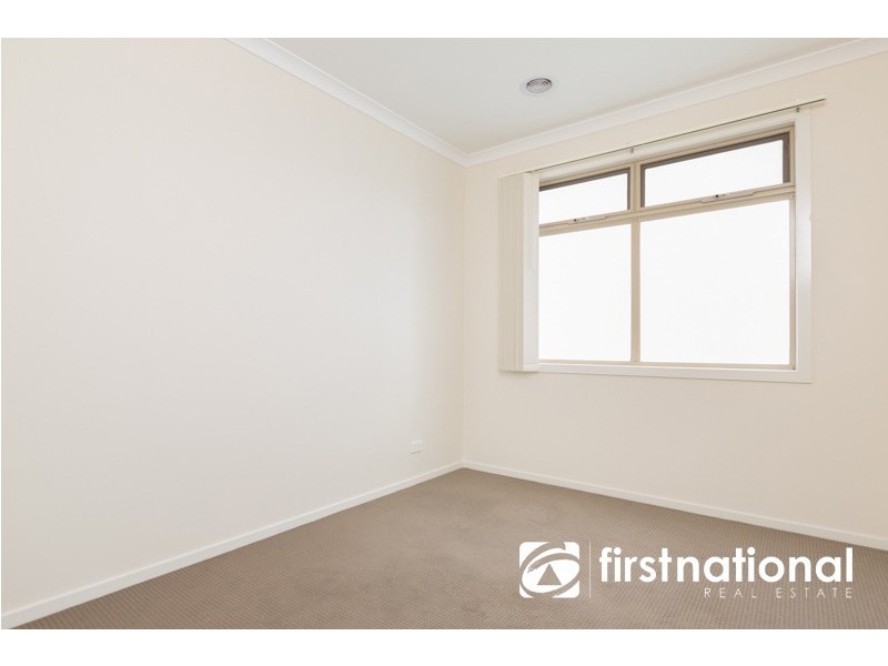 1/16-20 Honeysuckle Close, Pakenham VIC 3810