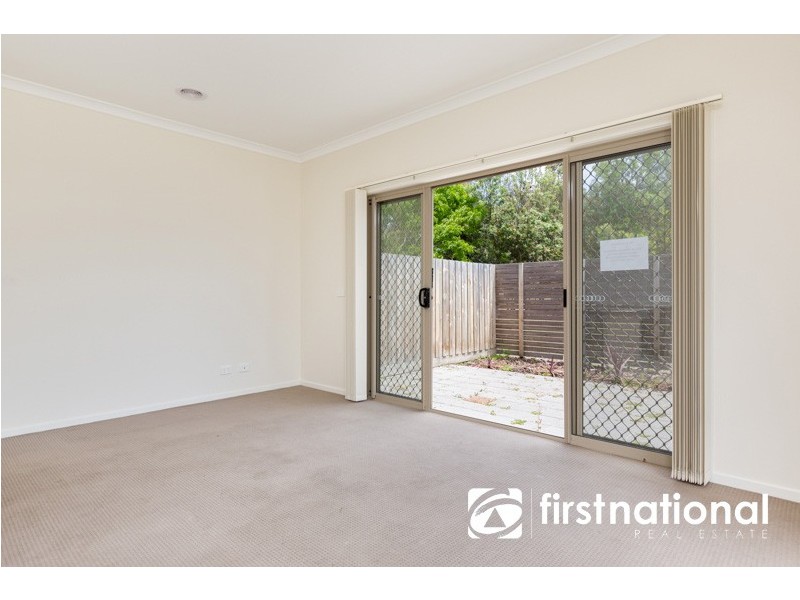 1/16-20 Honeysuckle Close, Pakenham VIC 3810
