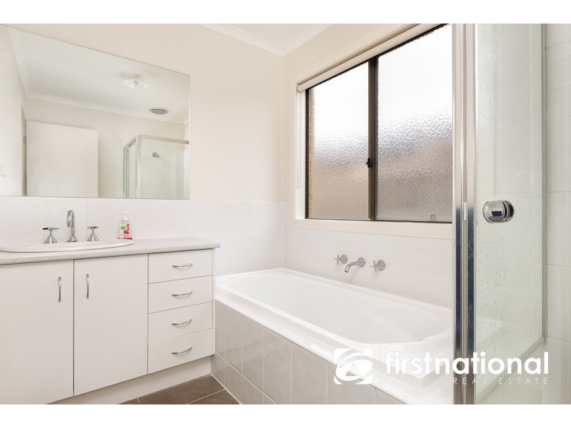 10 Keating Street, Pakenham VIC 3810