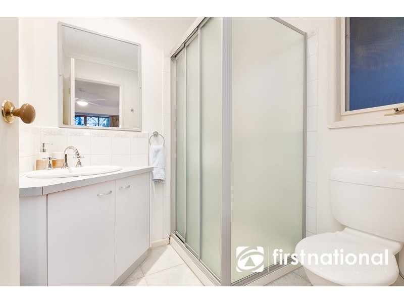 18 Osborn Grove, Pakenham VIC 3810