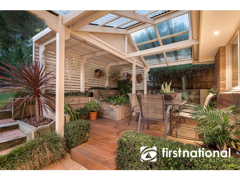 18 Osborn Grove, Pakenham VIC 3810