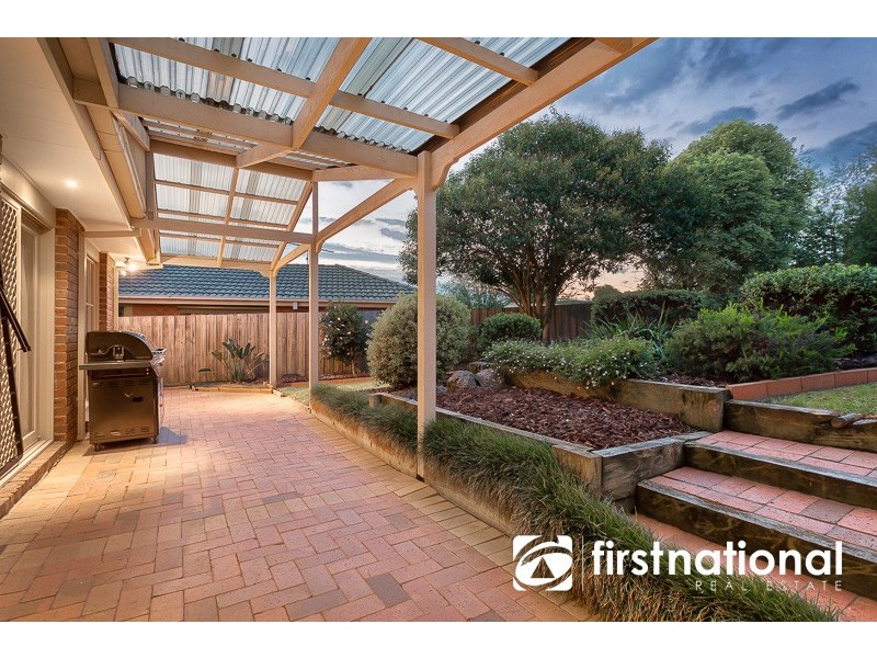 18 Osborn Grove, Pakenham VIC 3810