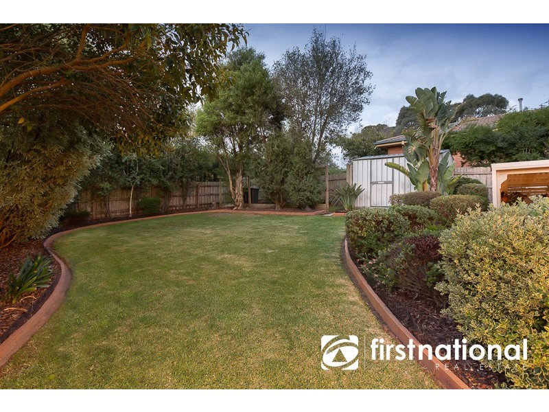18 Osborn Grove, Pakenham VIC 3810