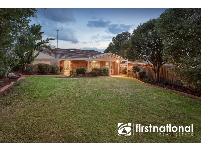 18 Osborn Grove, Pakenham VIC 3810