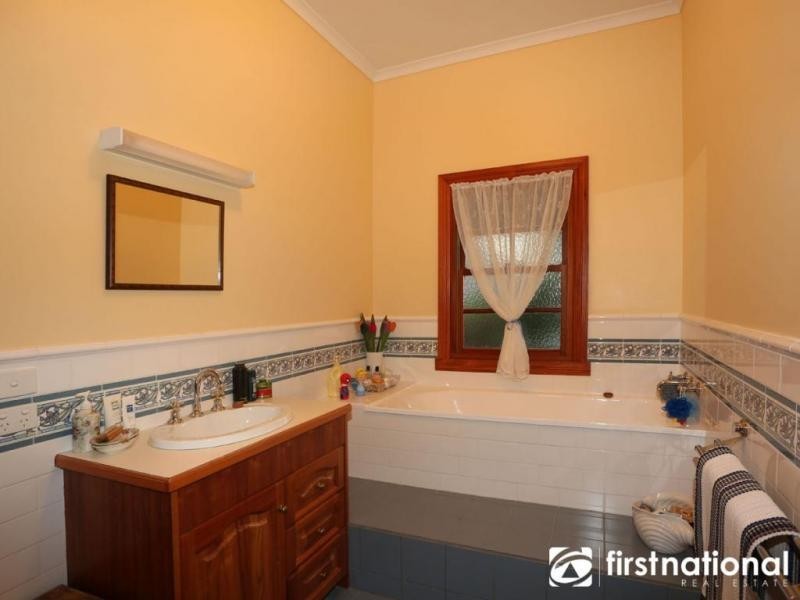 265 Sanders Road, Garfield North VIC 3814