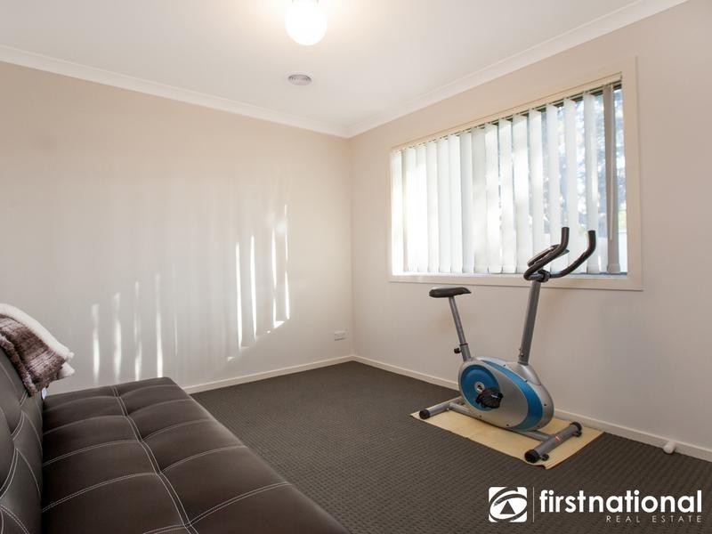 10/7 Melissa Way, Pakenham VIC 3810