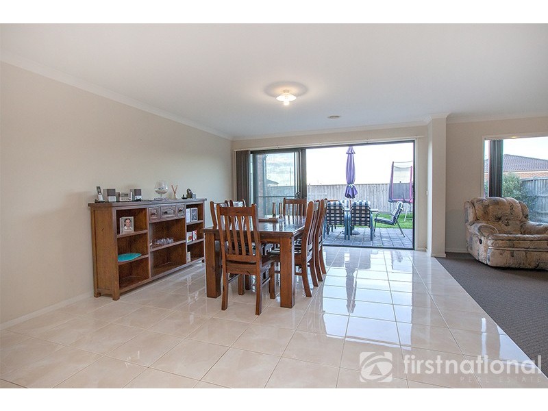 9 Gallery Way, Pakenham VIC 3810