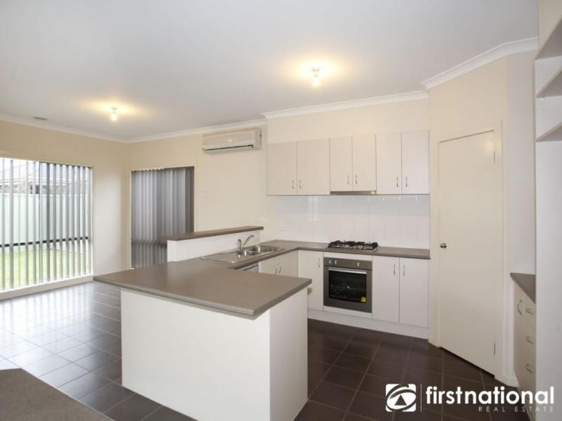 4 Cohens Way, Pakenham VIC 3810