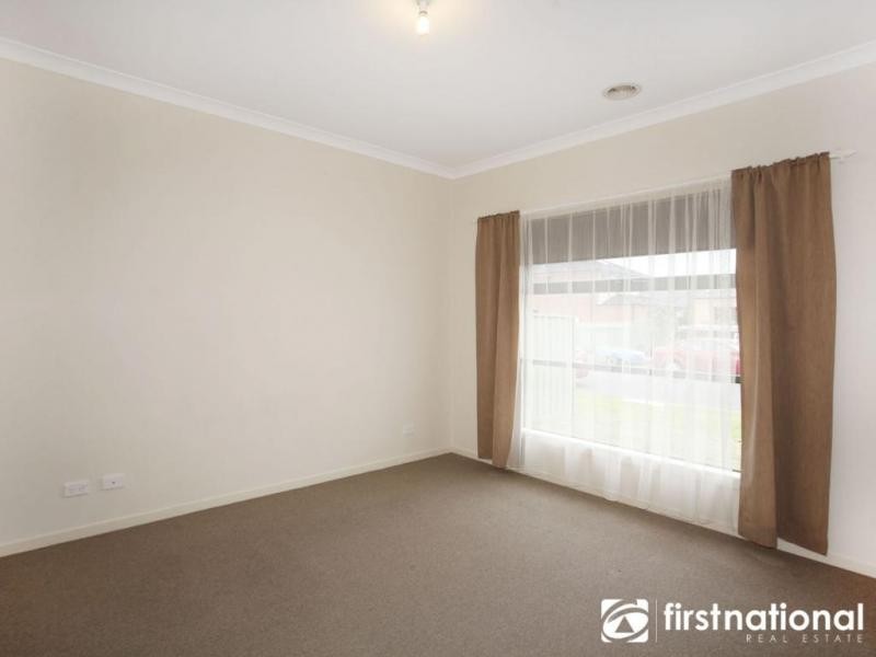 4 Cohens Way, Pakenham VIC 3810