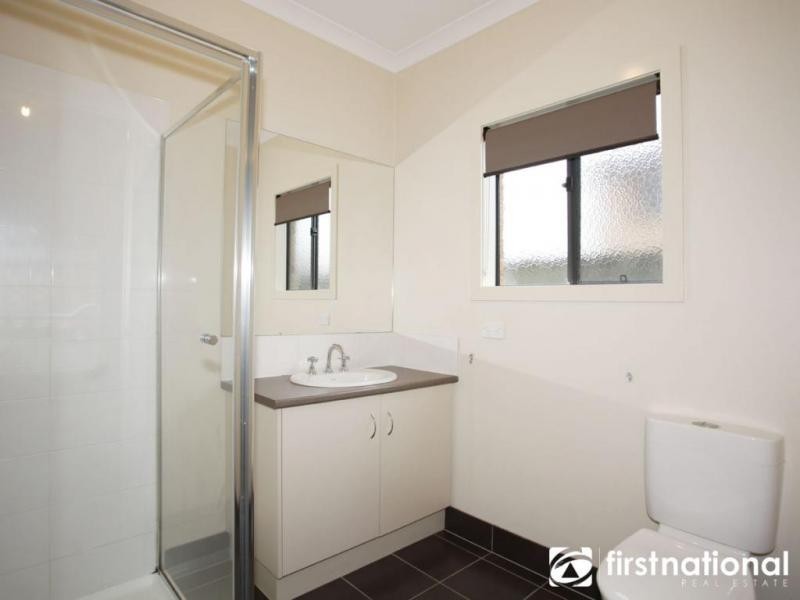 4 Cohens Way, Pakenham VIC 3810