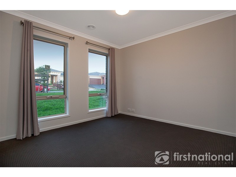 10 Quirk Road, Pakenham VIC 3810