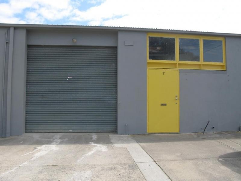 7/1-5 Purton Road, Pakenham VIC 3810