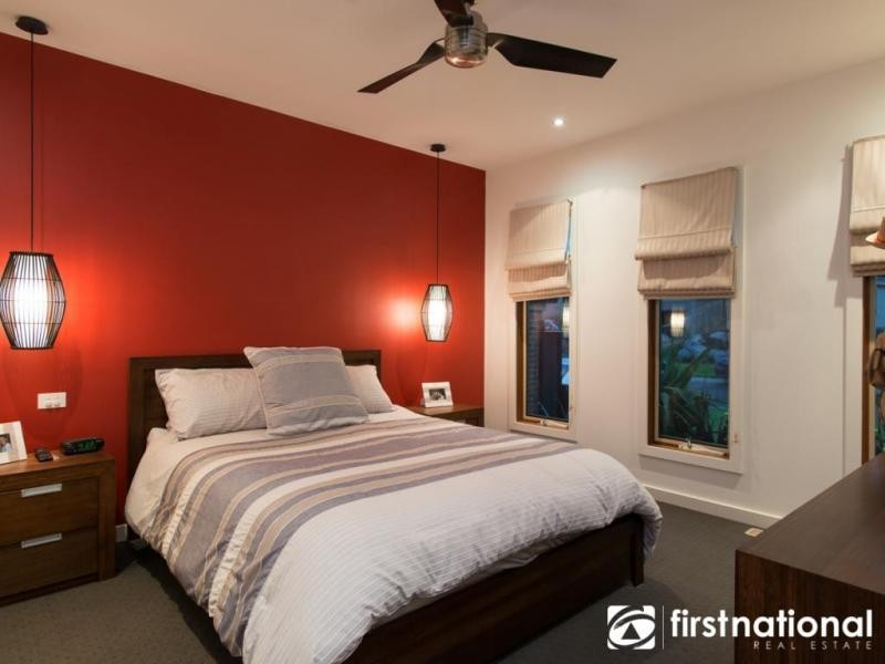 5 Victoria Place, Pakenham VIC 3810