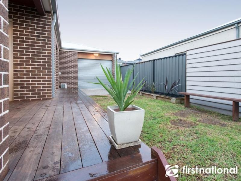 5 Victoria Place, Pakenham VIC 3810