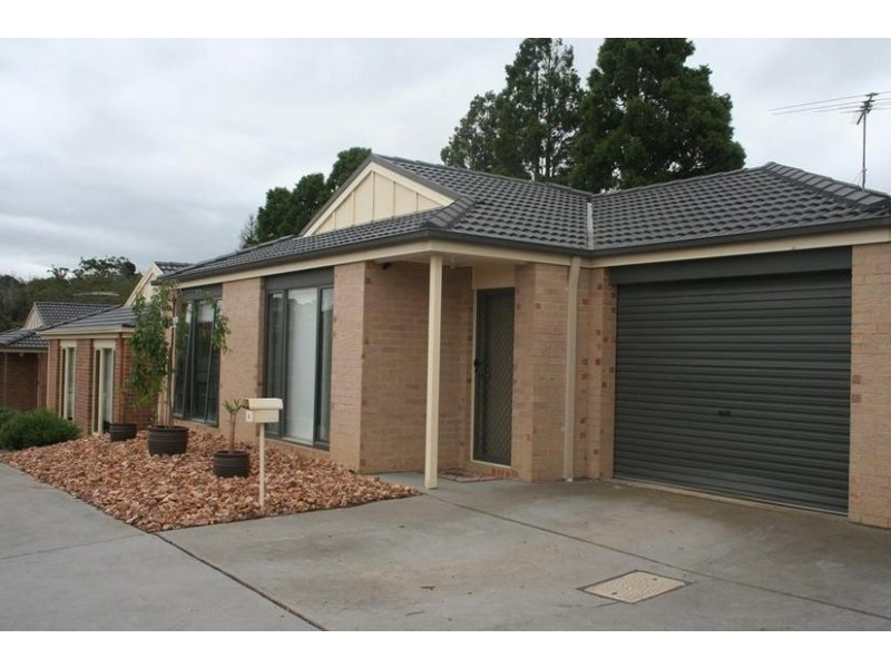 4/108 Ahern Road, Pakenham VIC 3810