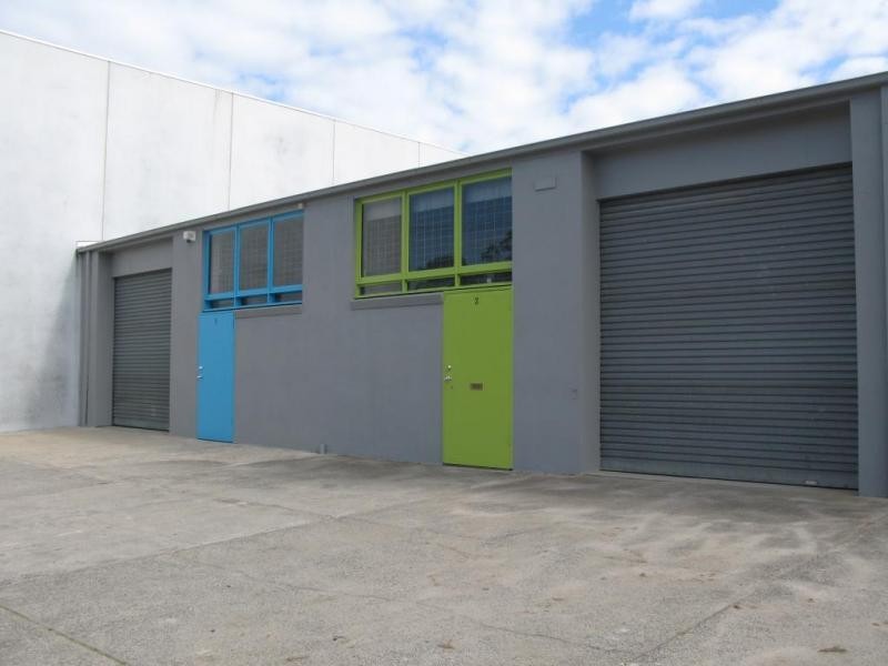 1 & 2/1-5 Purton Road, Pakenham VIC 3810