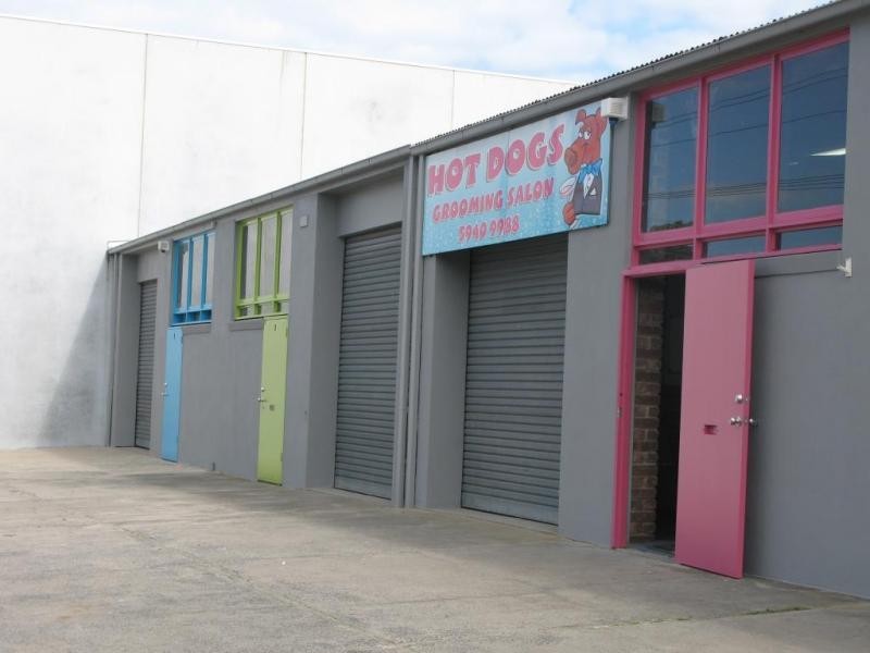 1 & 2/1-5 Purton Road, Pakenham VIC 3810