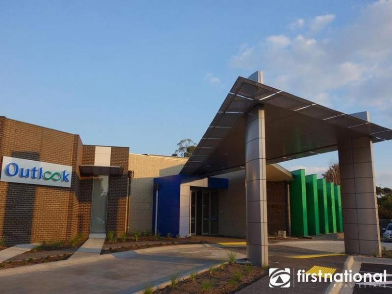 24 Toomuc Valley Road, Pakenham VIC 3810