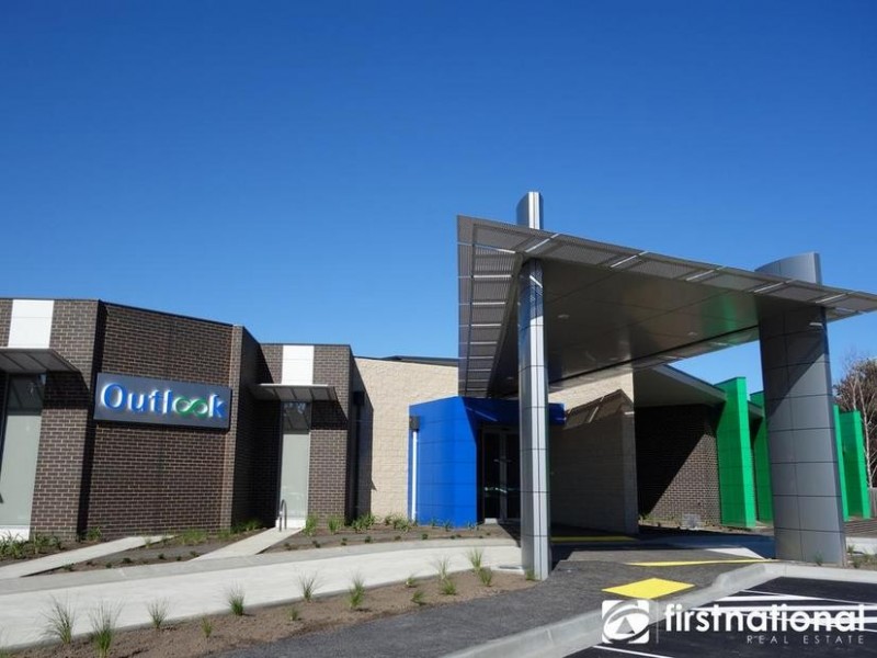 24 Toomuc Valley Road, Pakenham VIC 3810