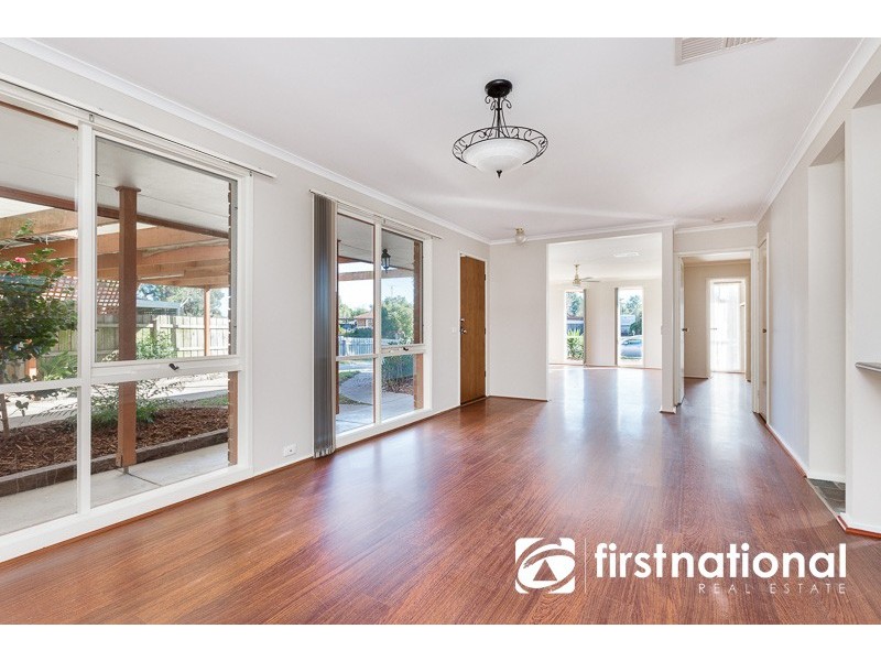 39 Kingston Avenue, Pakenham VIC 3810