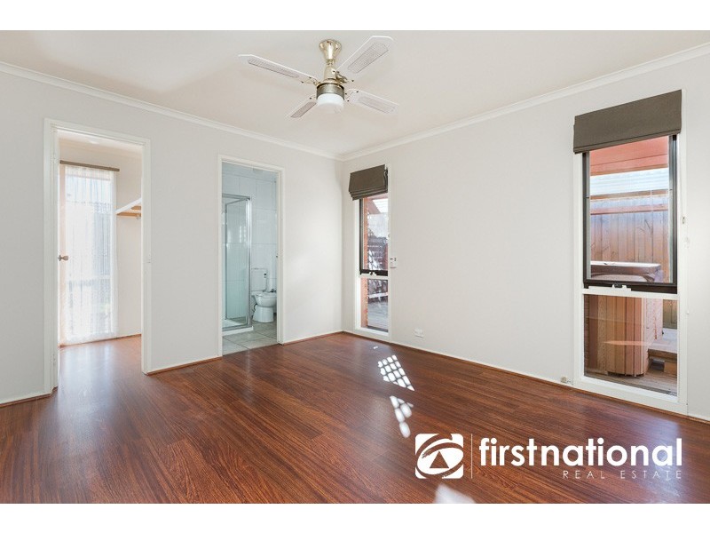 39 Kingston Avenue, Pakenham VIC 3810