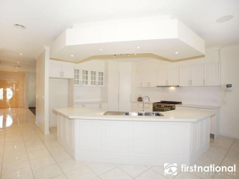 14 Clearwater Drive, Pakenham VIC 3810