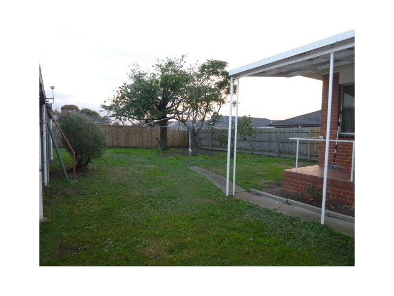 14 Savage Street, Pakenham VIC 3810