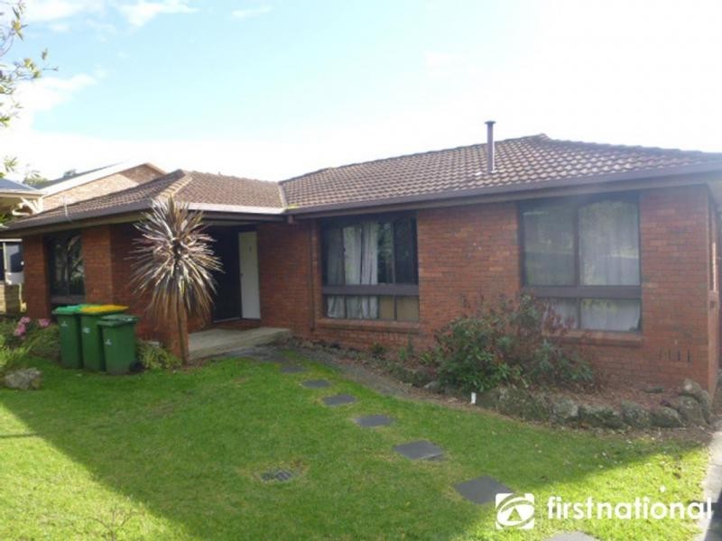 72 Gardenia Street, Pakenham VIC 3810