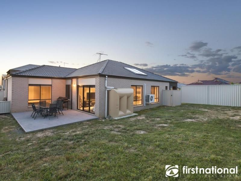 11 Ben Cairn Mews, Pakenham VIC 3810