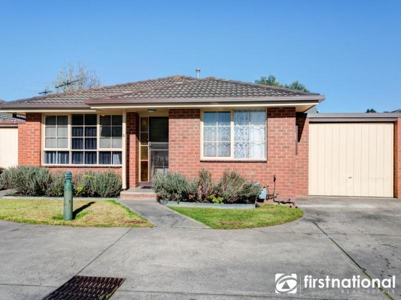 2/4 Guest Road, Pakenham VIC 3810