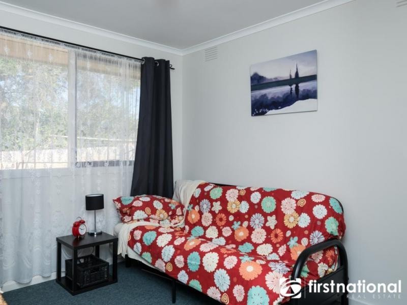 2/4 Guest Road, Pakenham VIC 3810