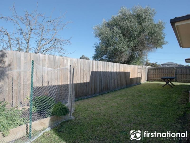 2/4 Guest Road, Pakenham VIC 3810