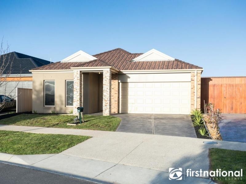 12 Ashford Drive, Pakenham VIC 3810