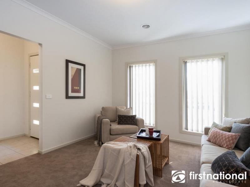 12 Ashford Drive, Pakenham VIC 3810