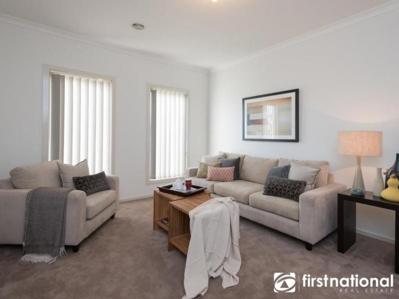 12 Ashford Drive, Pakenham VIC 3810