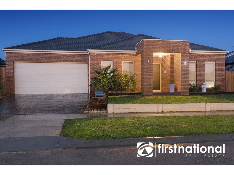14 Rose Garden Avenue, Officer VIC 3809