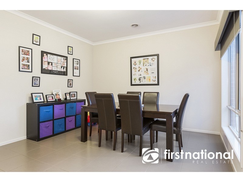 14 Rose Garden Avenue, Officer VIC 3809