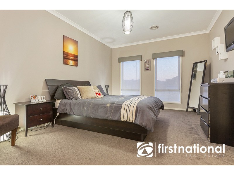 14 Rose Garden Avenue, Officer VIC 3809