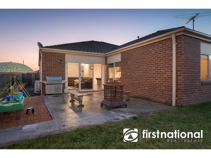 14 Rose Garden Avenue, Officer VIC 3809