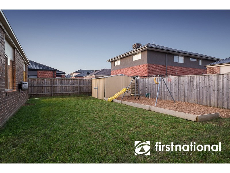 14 Rose Garden Avenue, Officer VIC 3809