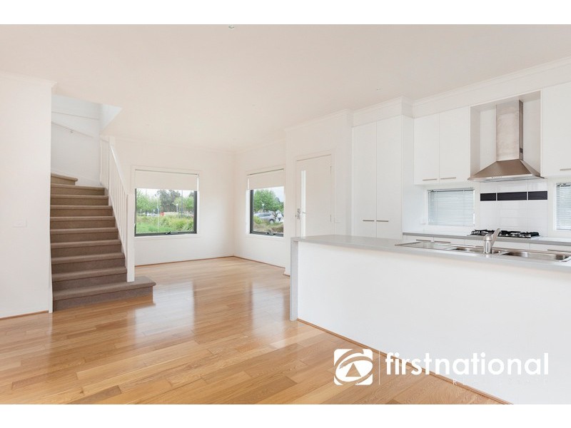 40 Edgeware Close, Pakenham VIC 3810