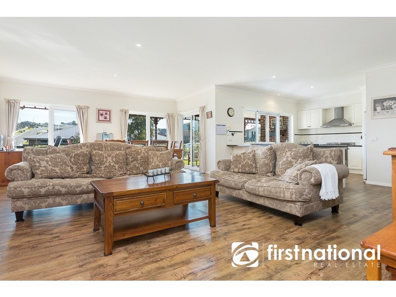 17 Windermere Boulevard, Pakenham VIC 3810