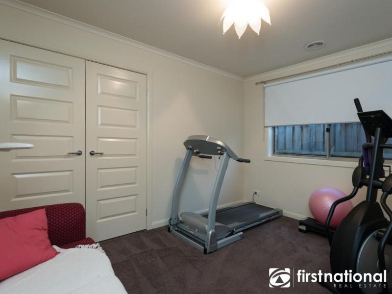 37 Fallingwater Drive, Pakenham VIC 3810