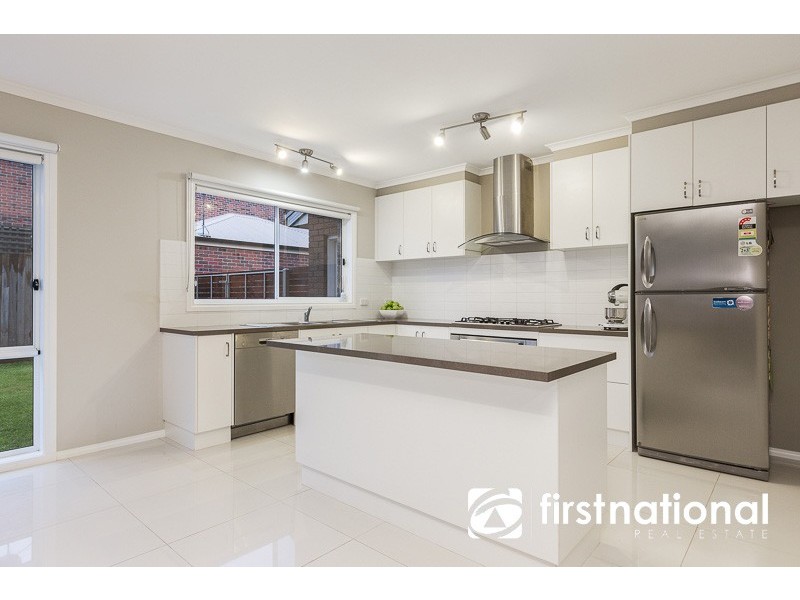 15 Eddie Barron Terrace, Pakenham VIC 3810