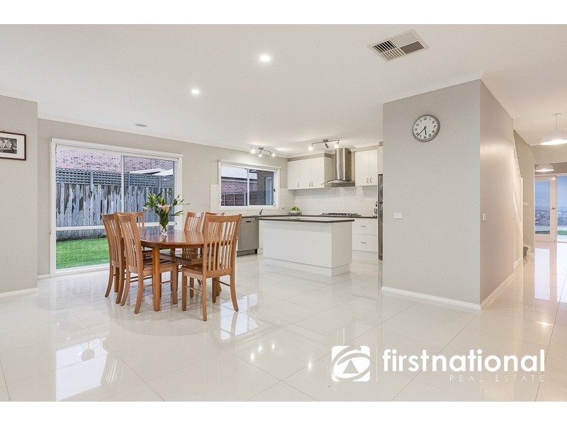 15 Eddie Barron Terrace, Pakenham VIC 3810