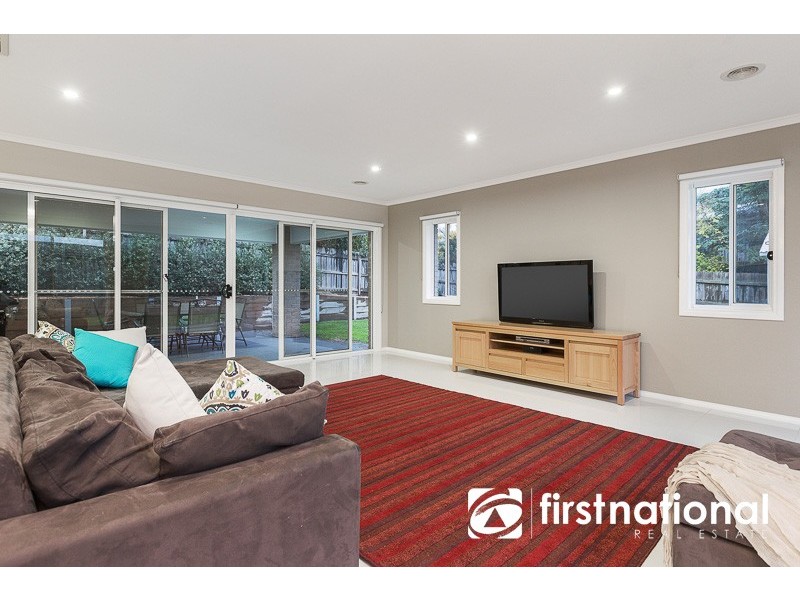 15 Eddie Barron Terrace, Pakenham VIC 3810