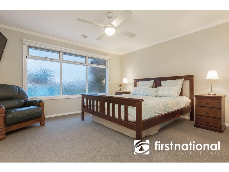 15 Eddie Barron Terrace, Pakenham VIC 3810